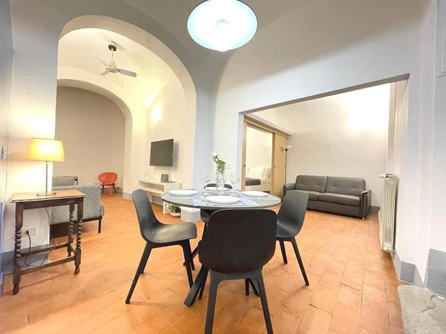 La Casa Di Ugo-A Due Passi Dal Duomo Apartment Firenze Bagian luar foto